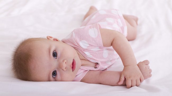 các giai đoạn phát triển của trẻ 0 – 6 tháng tuổi